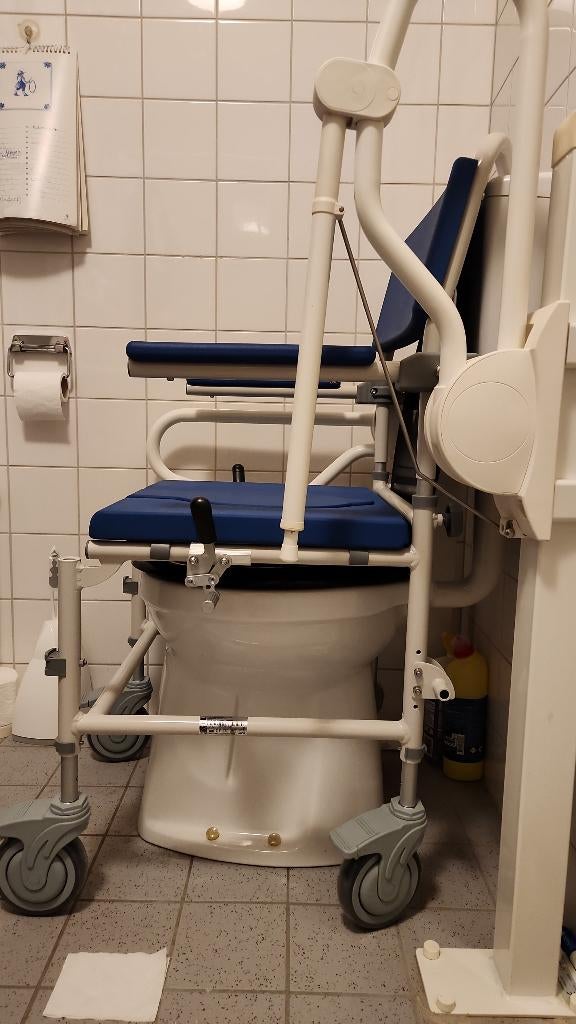douche en toiletrolstoel Aston 24 Aston 5 - Inclusief emmer, Diversen, Ophalen, Nieuw, Handbewogen rolstoel