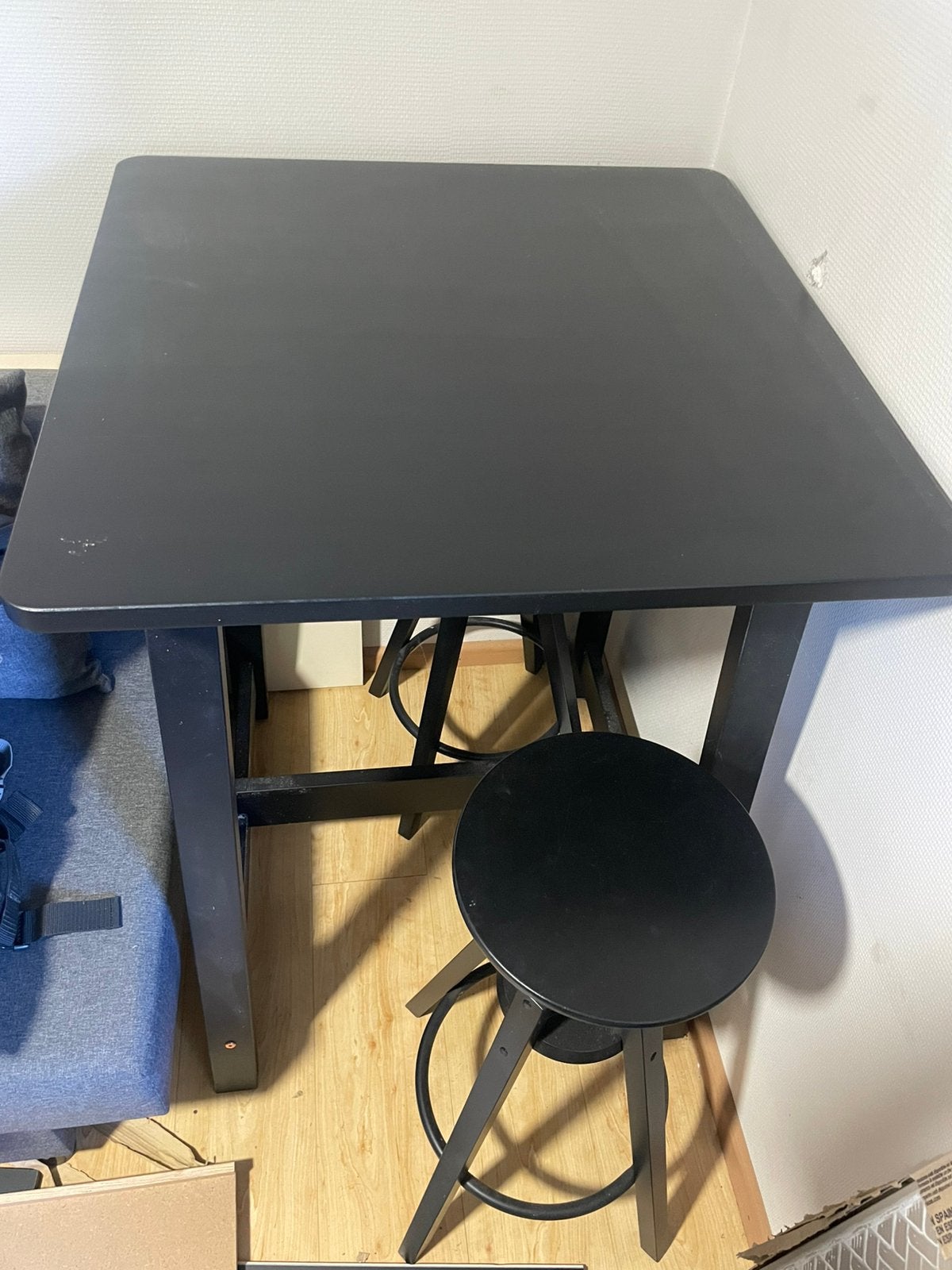 Bartafel met krukken, Ophalen, Zo goed als nieuw