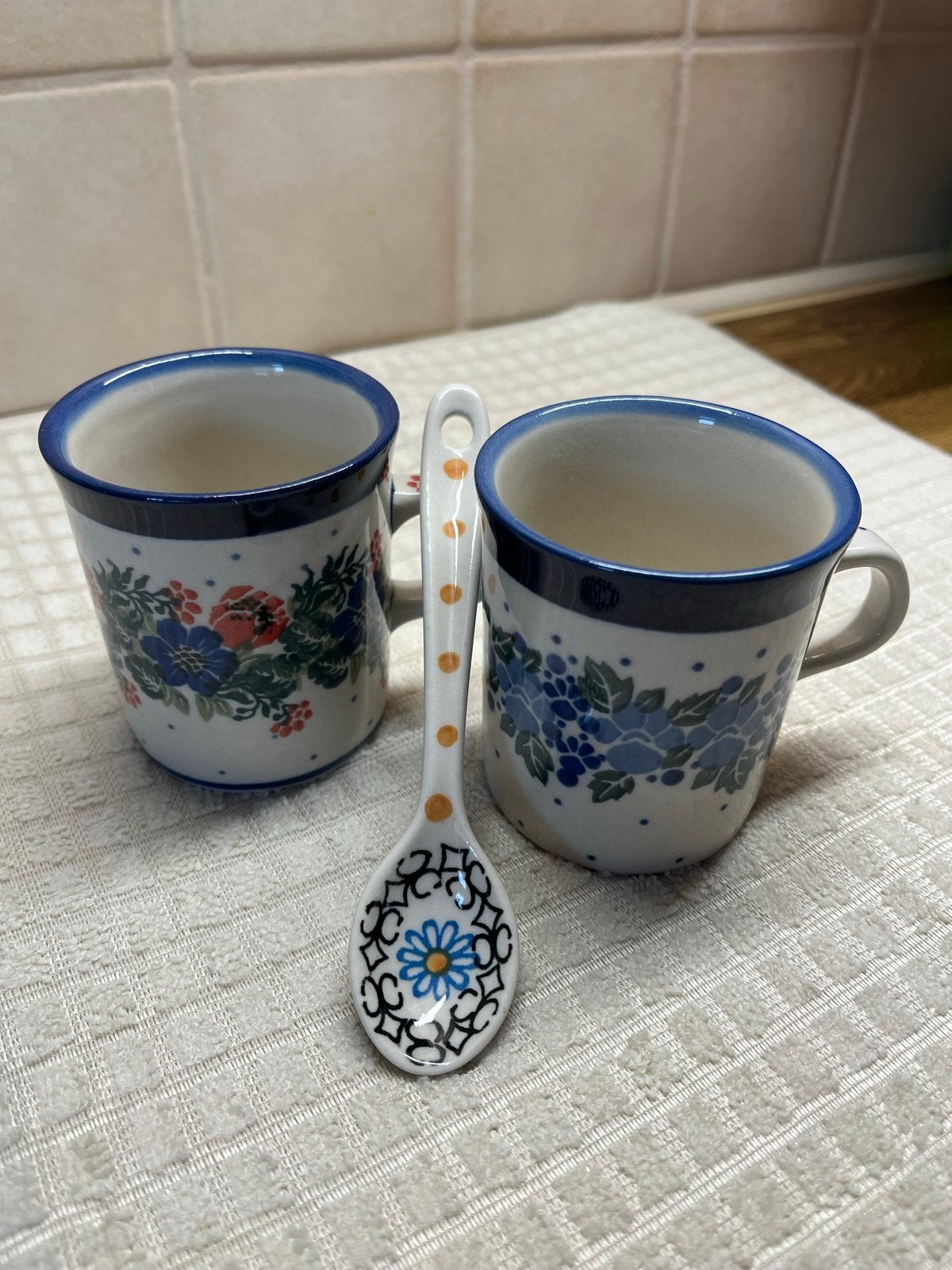 Set van 2 Poolse keramische mokken 6x7,5 cm lepel 13cm, Ophalen, Overige merken, Keramiek, Nieuw