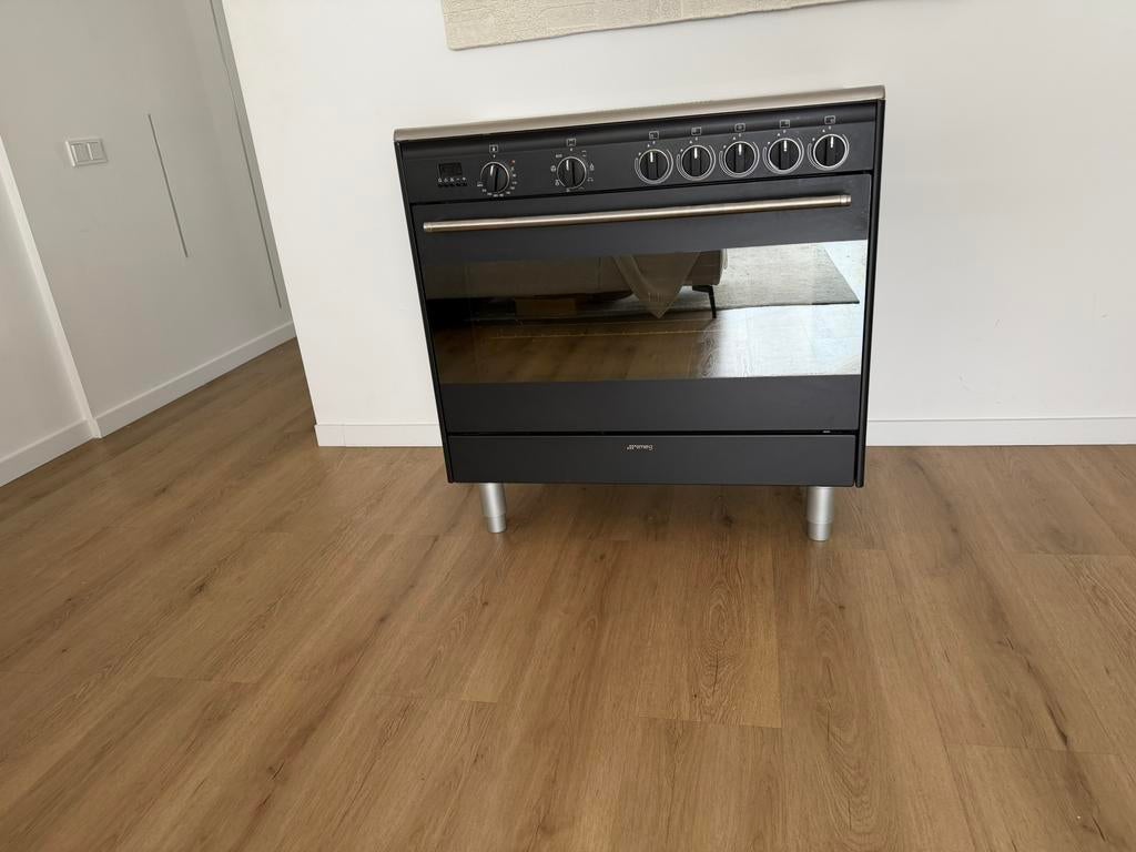 Smeg inductie fornuis, Witgoed en Apparatuur, Fornuizen, Ophalen, 60 cm of meer, Zo goed als nieuw, Energieklasse A of zuiniger