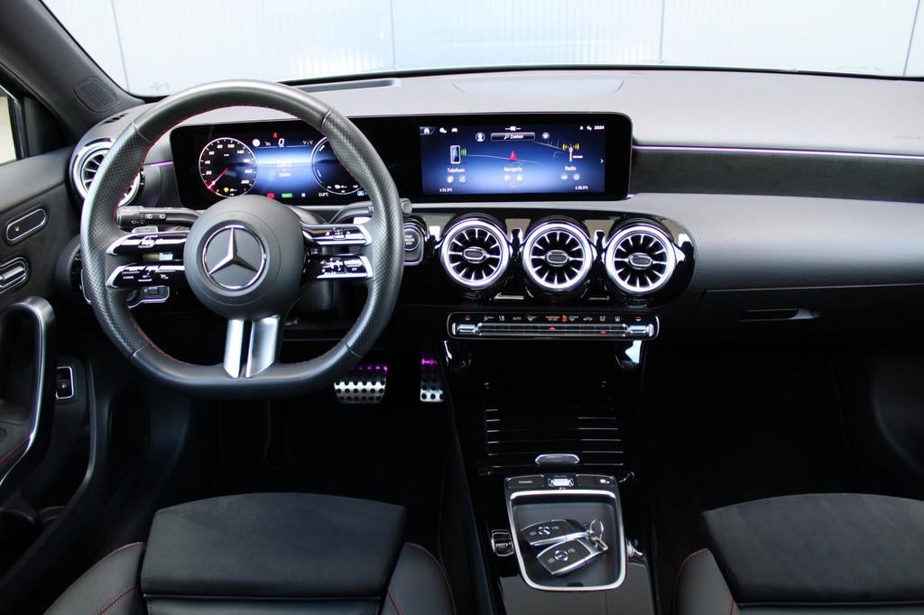 Mercedes-Benz A-klasse A250e AMG | head-up display | 360 cam, Gebruikt, 4 cilinders, 1650 kg, 163 pk