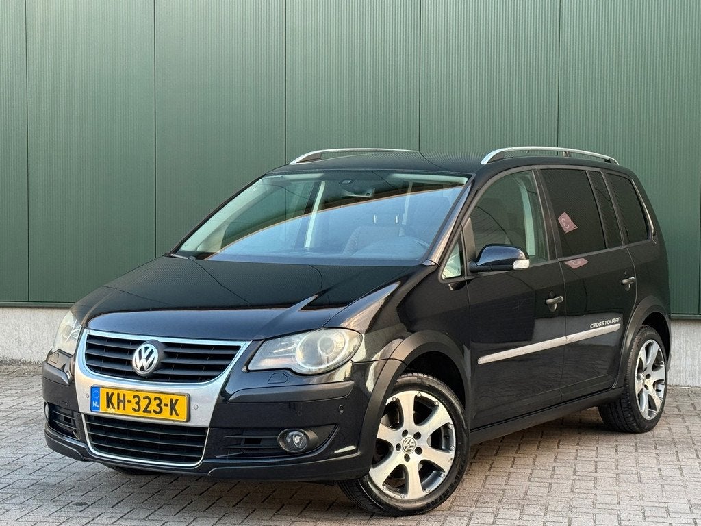 Volkswagen Touran 1.4 TSI Cross, Gebruikt, 4 cilinders, Zwart, Bedrijf