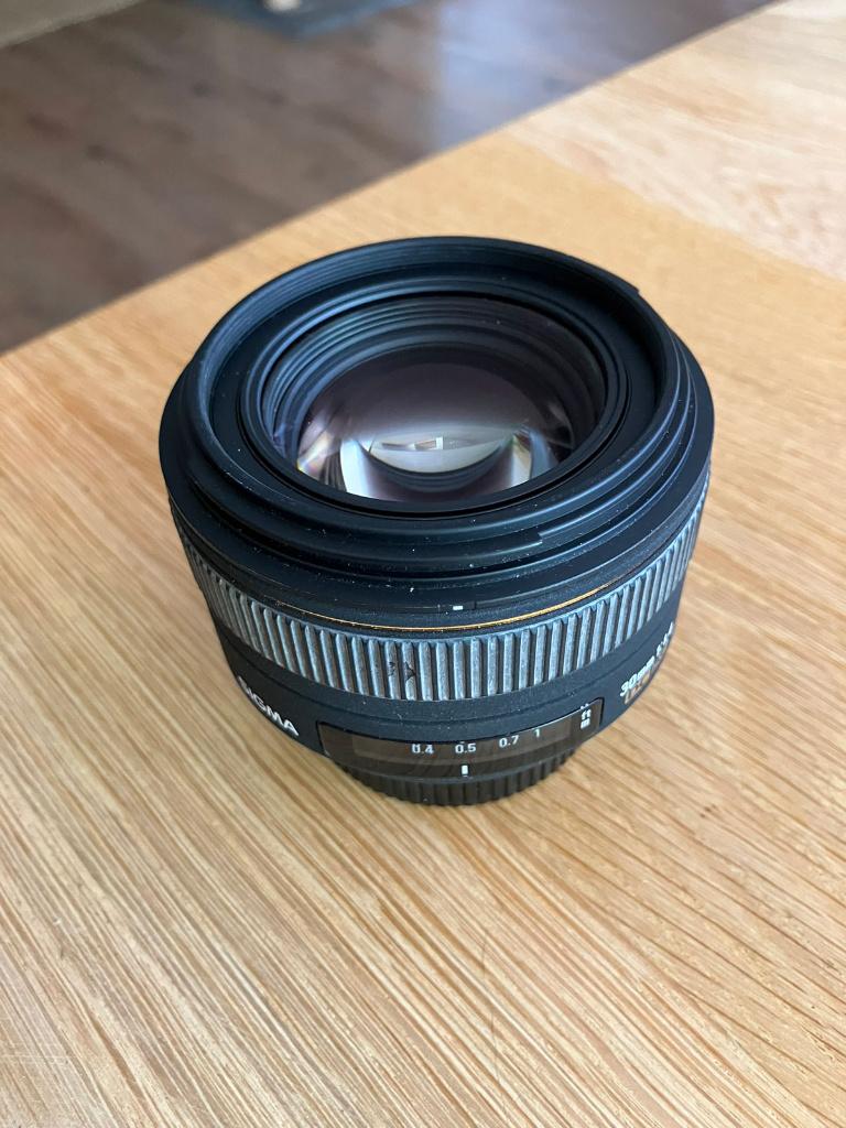 Sigma 30mm F1.4 EX DC (Nikon F-mount) - lichtsterke prime, Ophalen of Verzenden, Zo goed als nieuw, Standaardlens