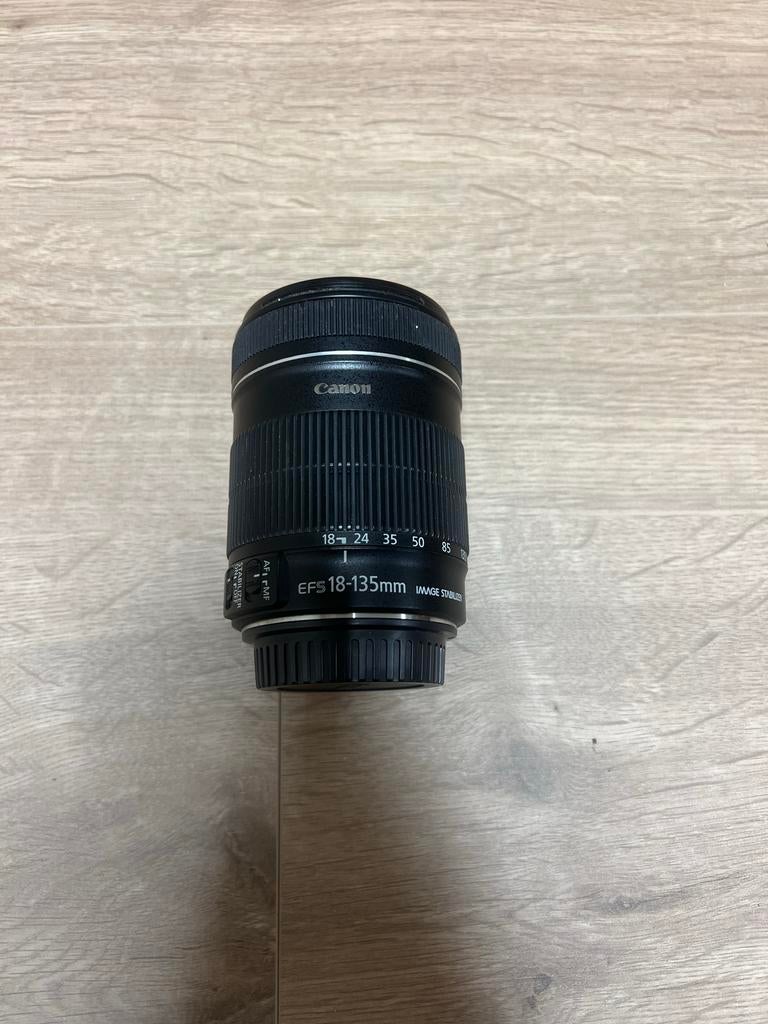 Canon EF-S 18-135mm f/3.5-5.6 IS Zoomlens, Audio, Tv en Foto, Fotografie | Lenzen en Objectieven, Ophalen of Verzenden, Zo goed als nieuw