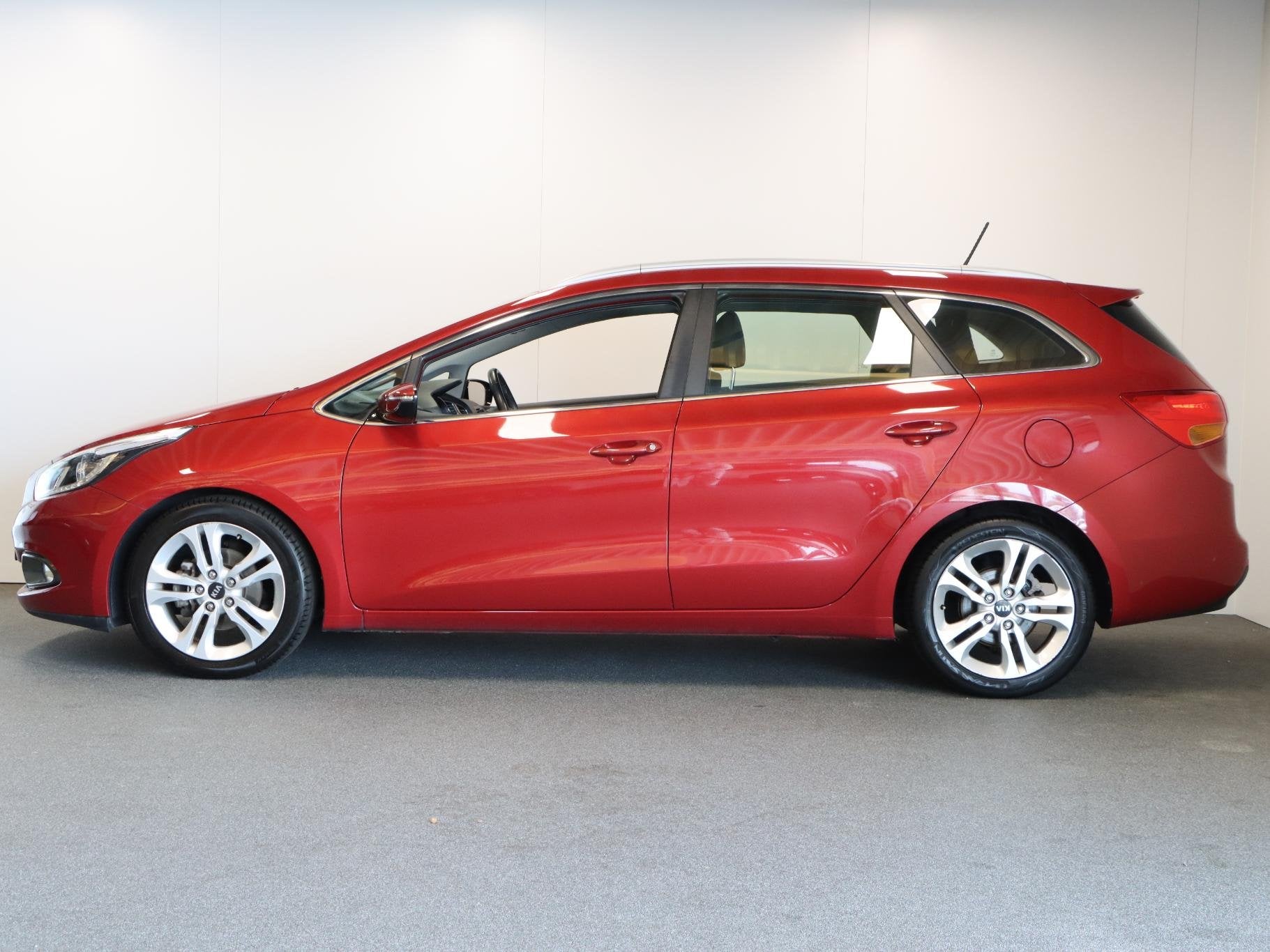 Kia cee'd Sportswagon 1.6 GDI Plus Pack, Auto's, Voorwielaandrijving, Gebruikt, 1591 cc, 4 cilinders