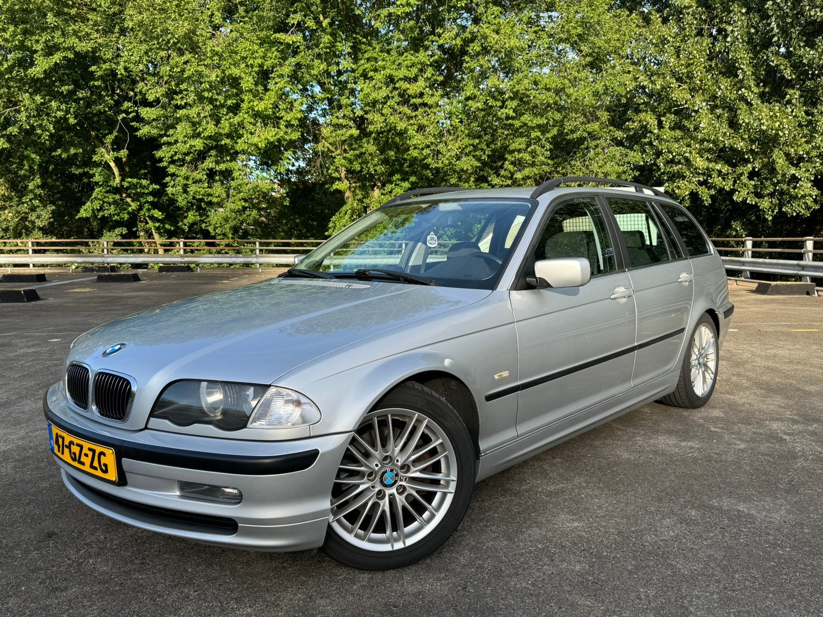 BMW 325 Touring 2001 Alcantara, Handbak, 19 jaar 1 eigenaar, Achterwielaandrijving, 1435 kg, Stationwagon, Handgeschakeld