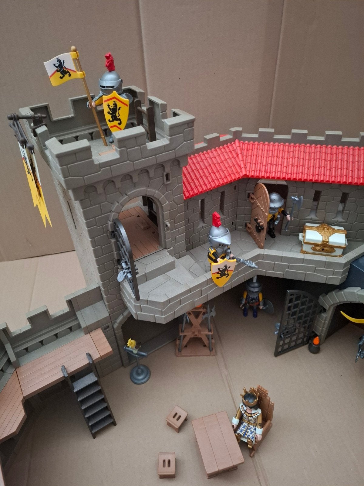 Foto 12 van Playmobil Kasteel van de Leeuwenridders 4865 met extra's