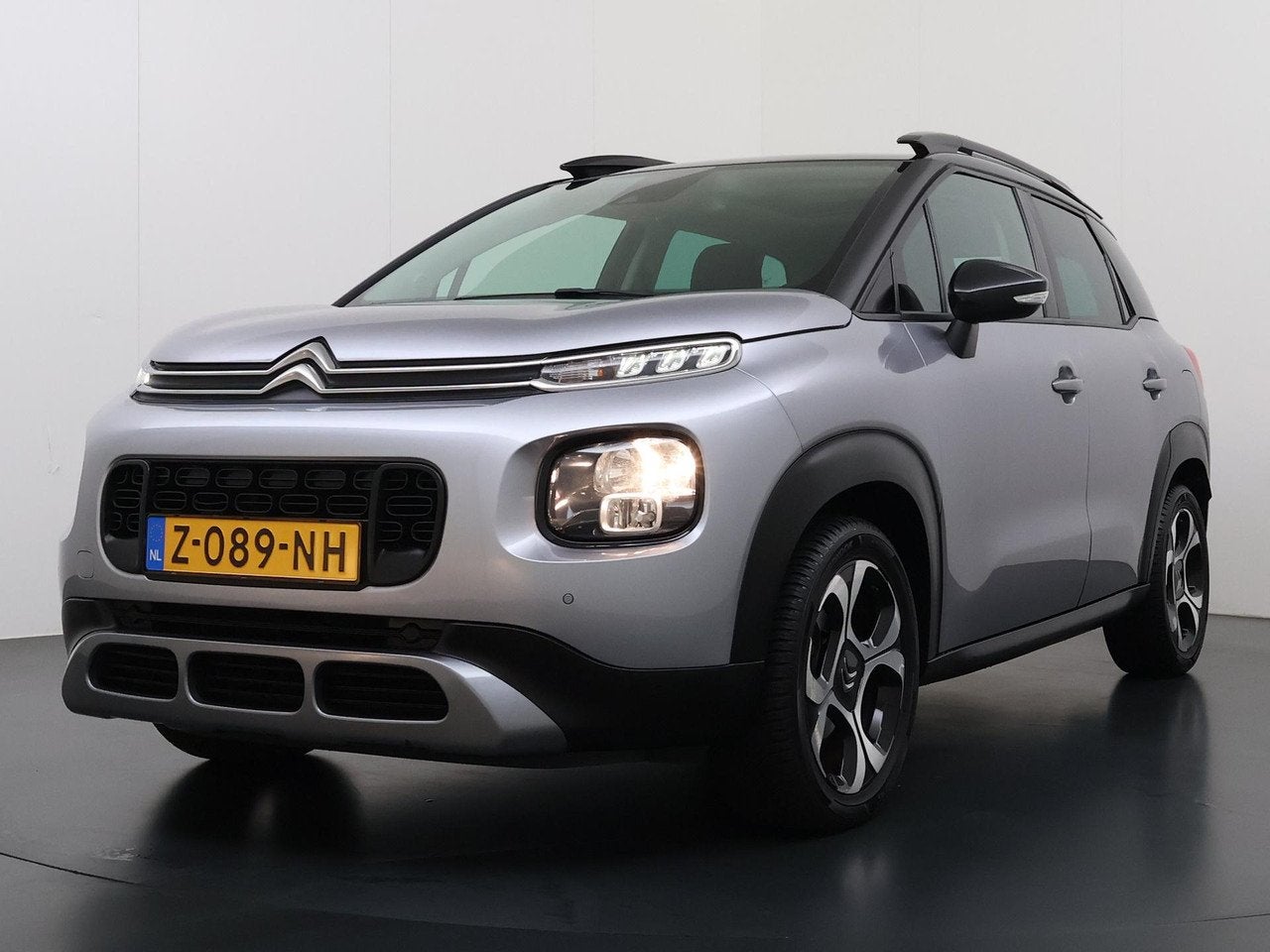 Citroën C3 Aircross Shine 110pk | Navigatie | Panoramisch s, Gebruikt, 1199 cc, Bedrijf, Handgeschakeld