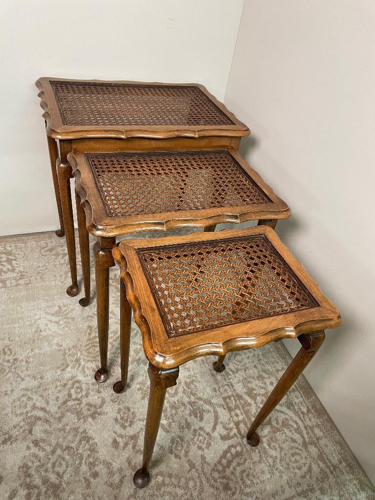 Vintage set van 3 bijzettafeltjes, Ophalen