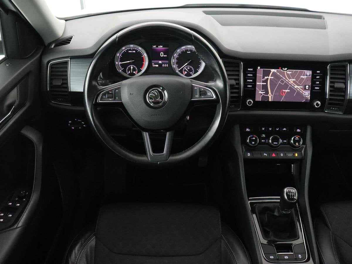 Skoda Kodiaq 1.5 TSI Business Edition | Trekhaak | Camera |, Auto's, Skoda, Voorwielaandrijving, 4 cilinders, 150 pk, Leder en Stof