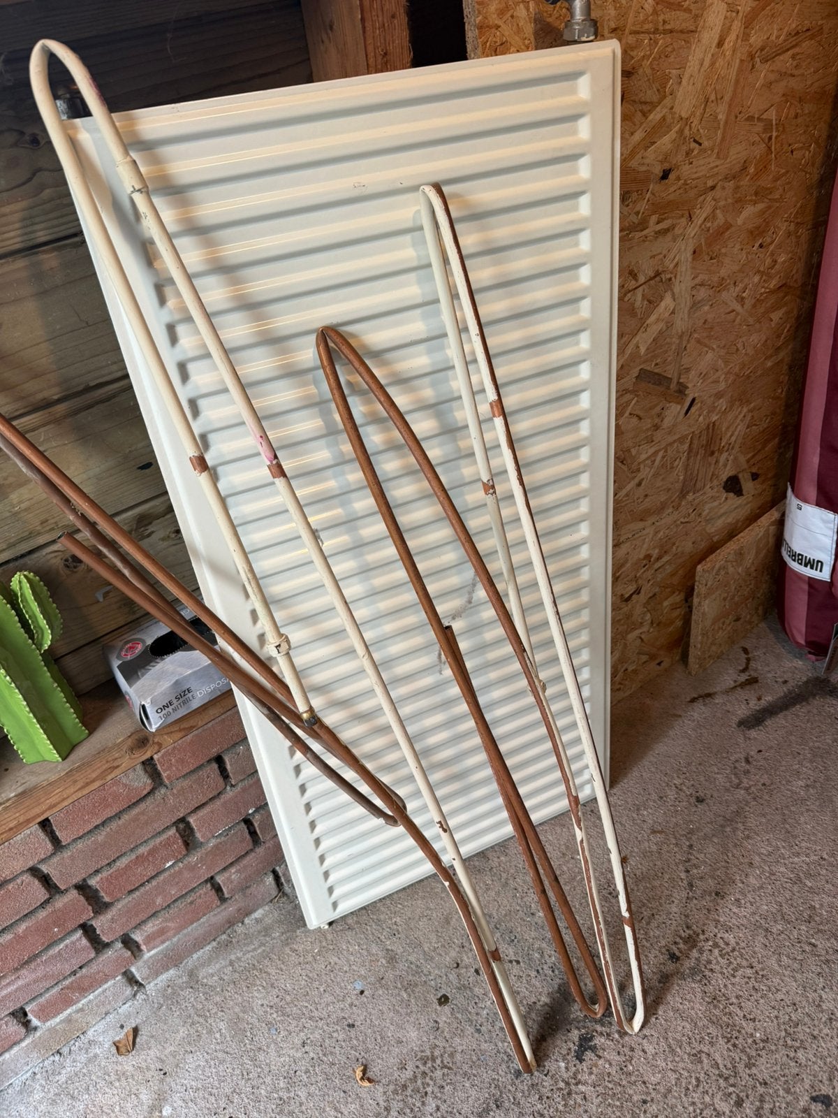 Oude radiator en koperen leidingen, Ophalen, Gebruikt