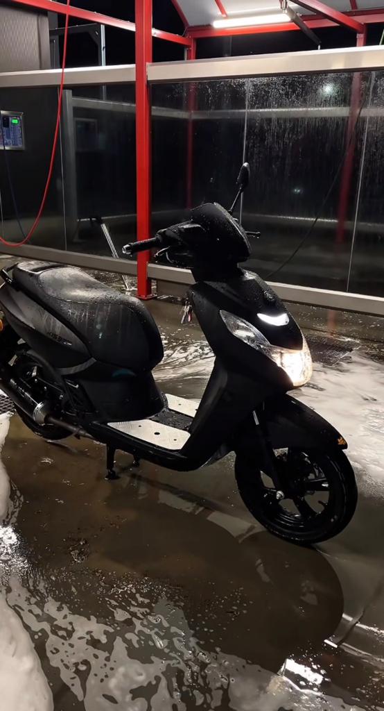 GEZOCHT SCOOTER GEEL KENTEKEN, Fietsen en Brommers, Ophalen, Zo goed als nieuw, Benzine, Overige modellen