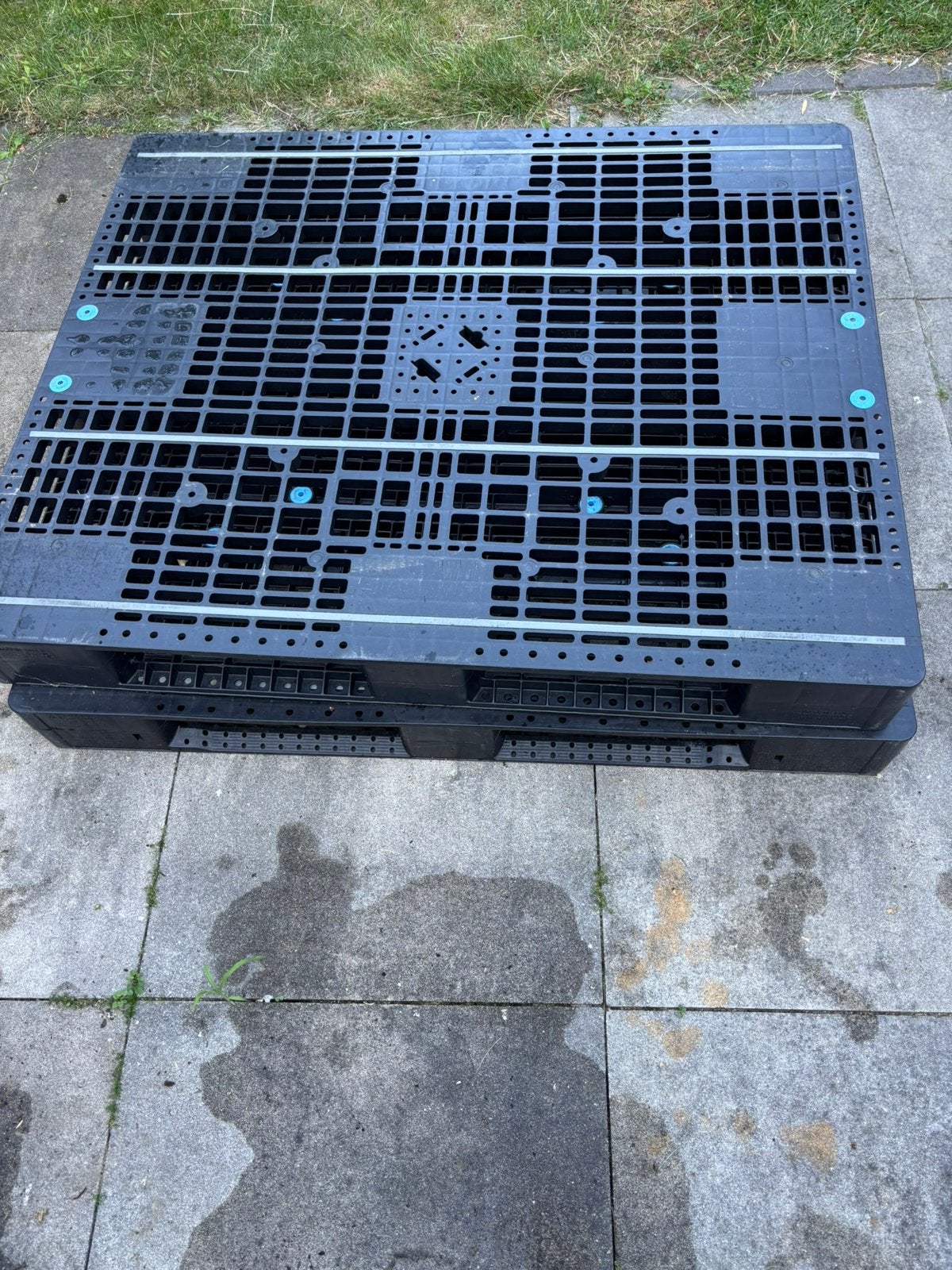 Twee stevig kunststof pallets 120x100cm, Ophalen, Zo goed als nieuw, Kunststof
