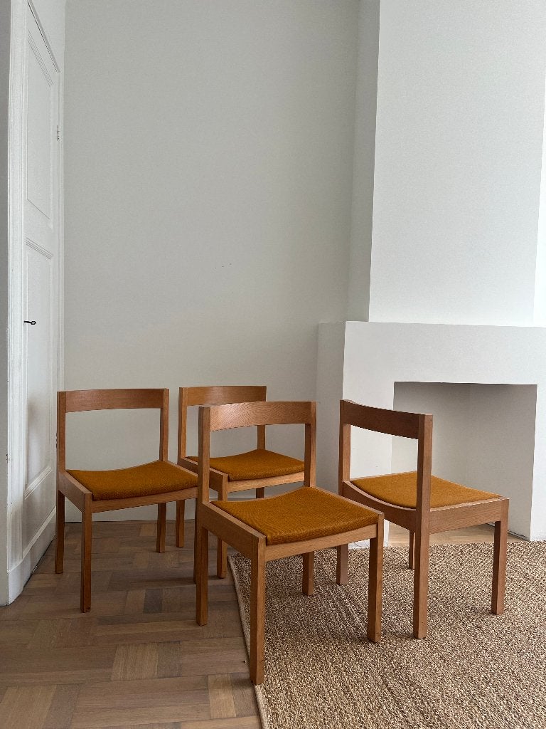 Gerard Geytenbeek AZS gesigneerd 4 eikenhouten stoelen, Ophalen, Gebruikt, Bruin, Vier