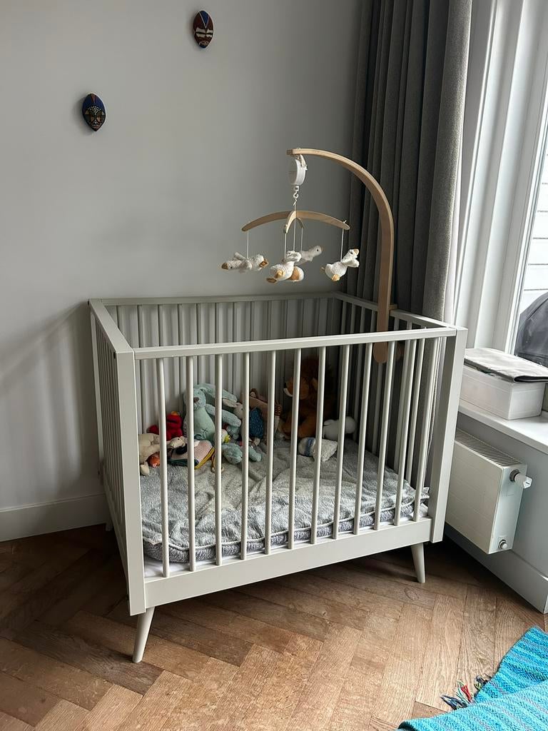 Babybox lichtgrijs (europe- babypark) met matras, Ophalen, Zo goed als nieuw, Vierkant, In hoogte verstelbaar