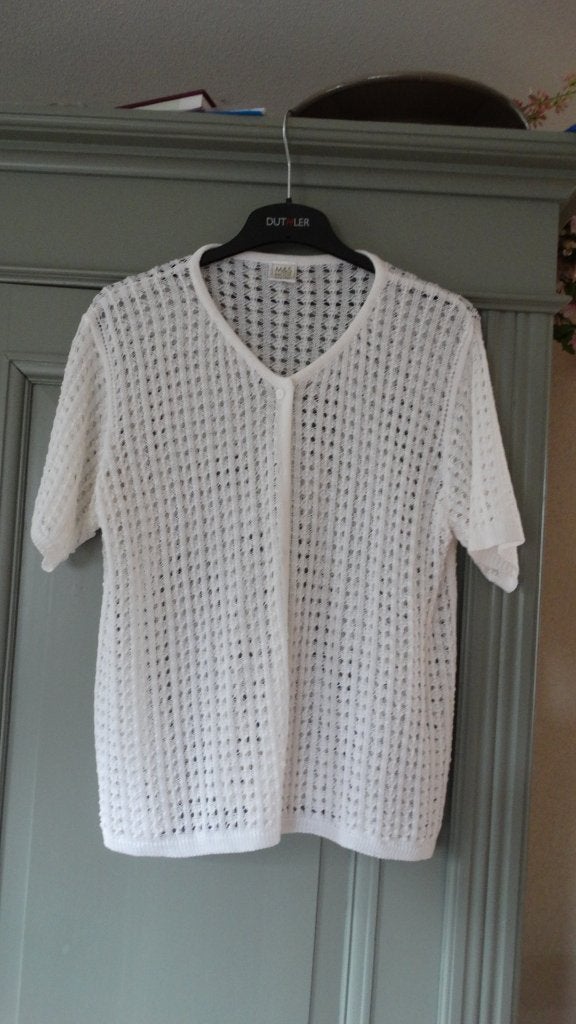 Wit opengebreid vestje met knoopjessluiting, maat 48/50, Kleding | Dames, Verzenden, Wit, Maat 46/48 (XL) of groter, Zo goed als nieuw