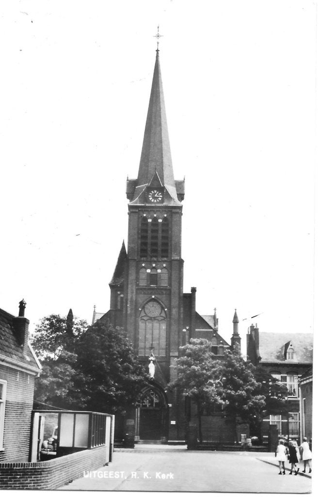 Uitgeest R.K.Kerk, Verzamelen, Ansichtkaarten | Nederland, Verzenden, 1940 tot 1960, Ongelopen, Noord-Holland