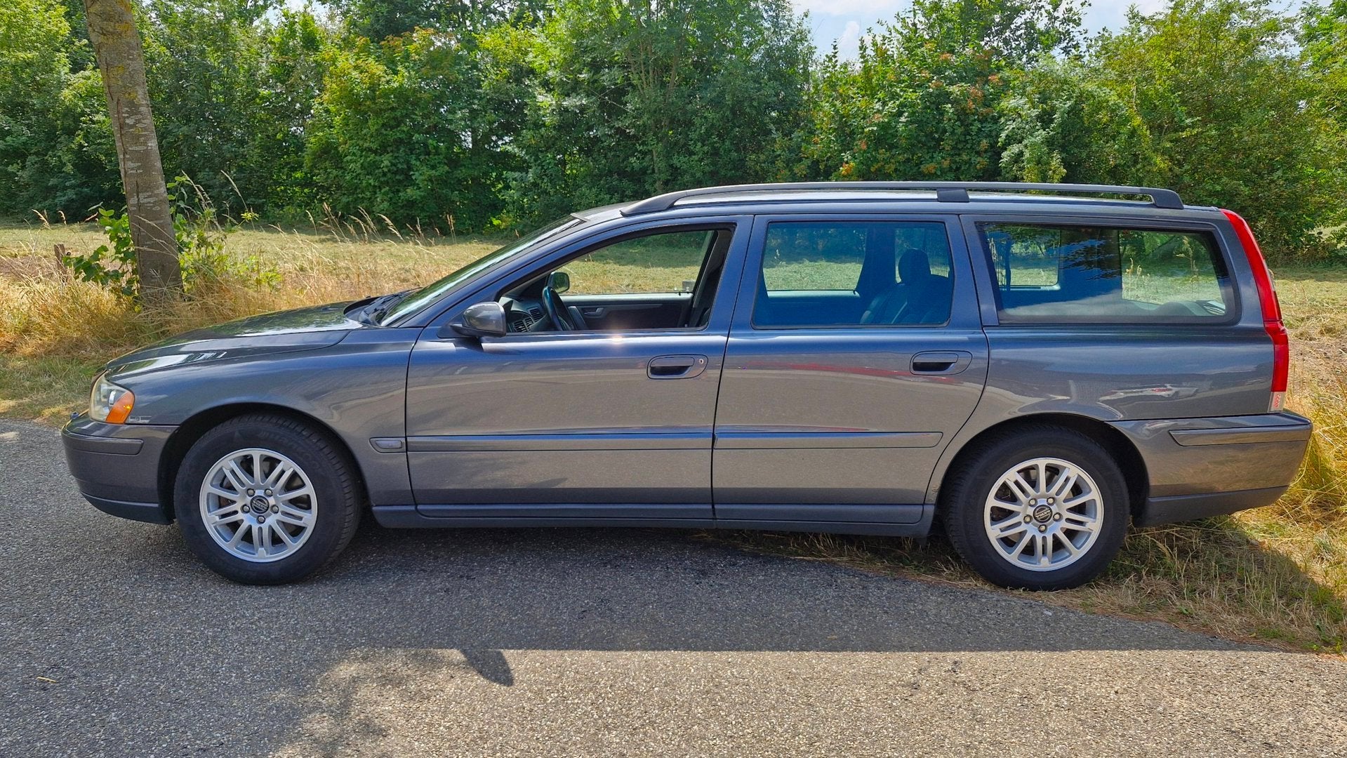 Volvo V70 2.4 Edition I Automaat 170PK | Rijklaar | Half led, Auto's, Zwart, Leder en Stof, 1498 kg, 2435 cc