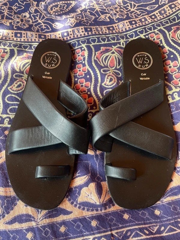 Super leuke nieuwe teenslippers maat 38 van White Sun 24,99€, Slippers, Zwart, Nieuw, Ophalen of Verzenden