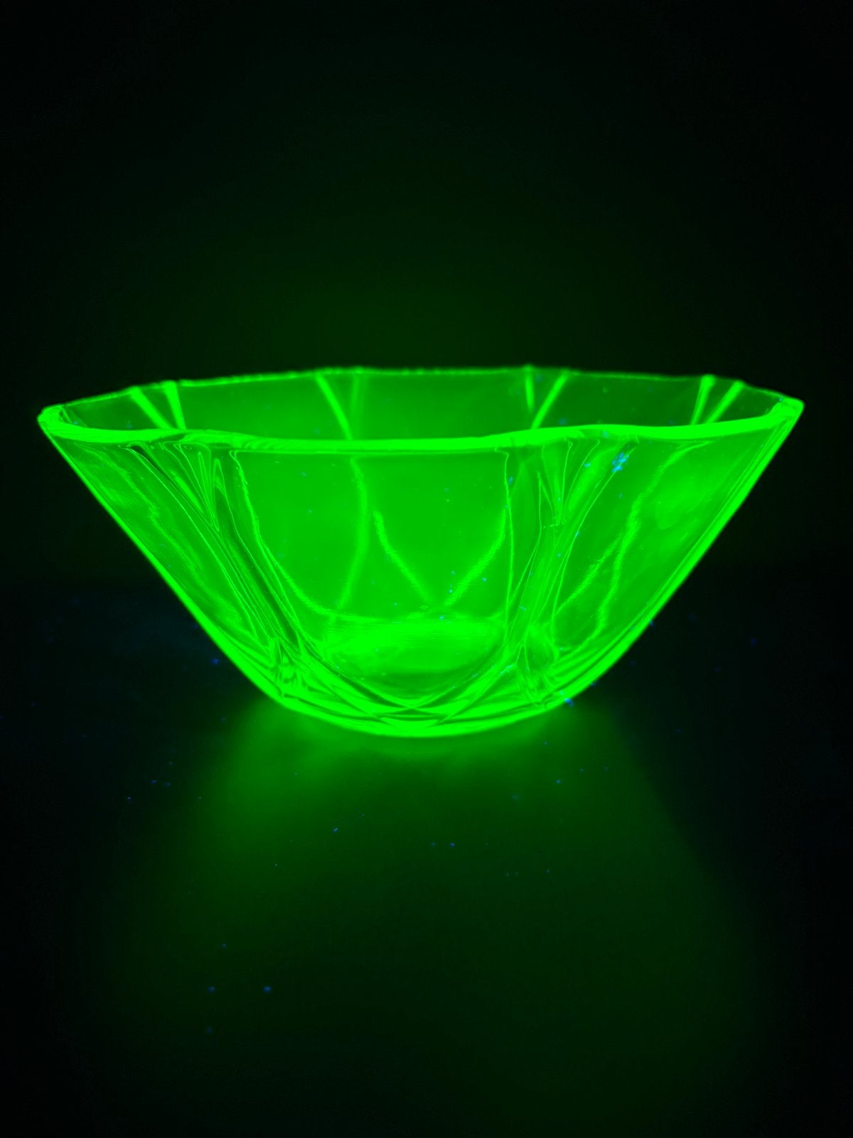 Uranium kom ( brockwitz ), Antiek en Kunst, Ophalen of Verzenden
