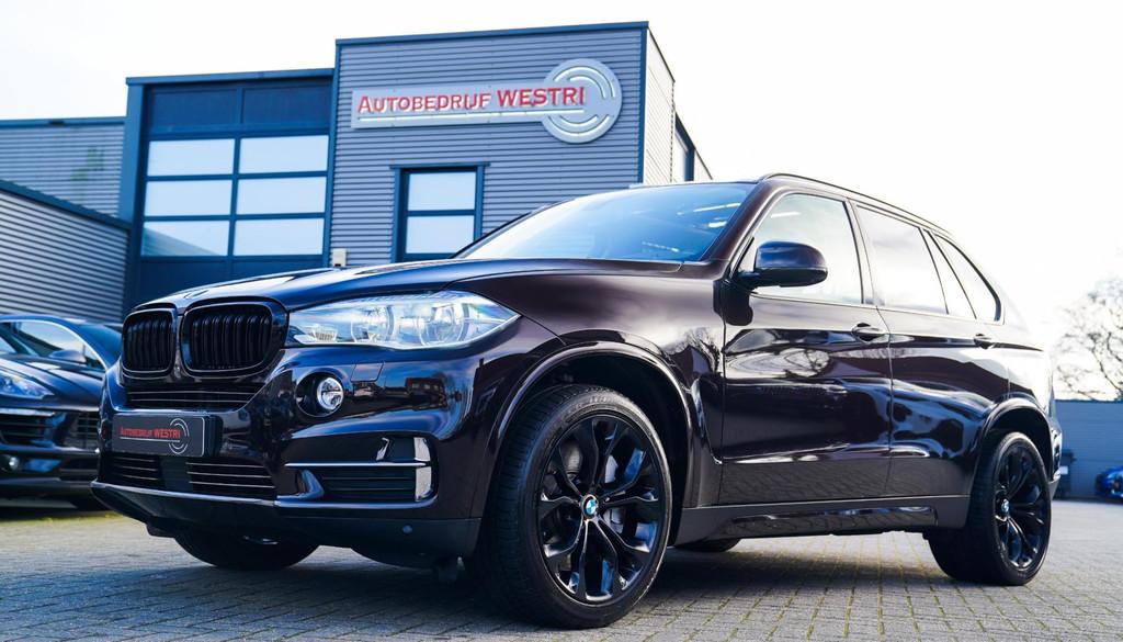 BMW X5 XDrive50i High Executive | HuD | HarmanKardon | Stuur, Automaat, Gebruikt, Bruin, Bedrijf