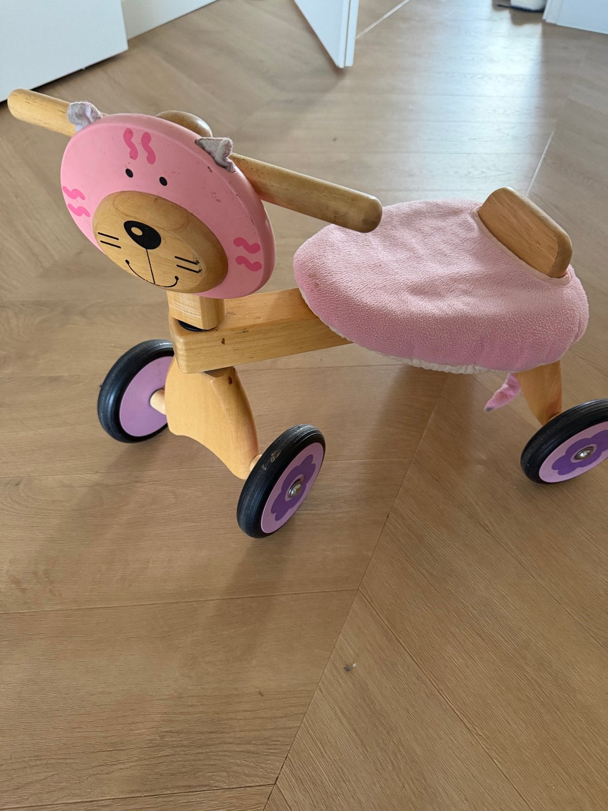 Houten loopfietsje I’m toy kat roze, Ophalen of Verzenden, Gebruikt, Rij- of Hobbelspeelgoed