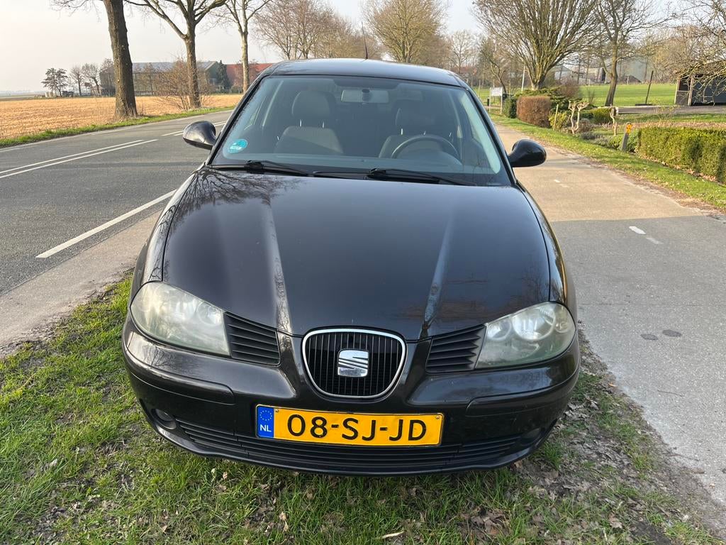 Seat Ibiza 2006 met zomerbanden en nieuwe APK 21-03-27, Auto's, Voorwielaandrijving, 40 €/maand, 4 cilinders, Origineel Nederlands