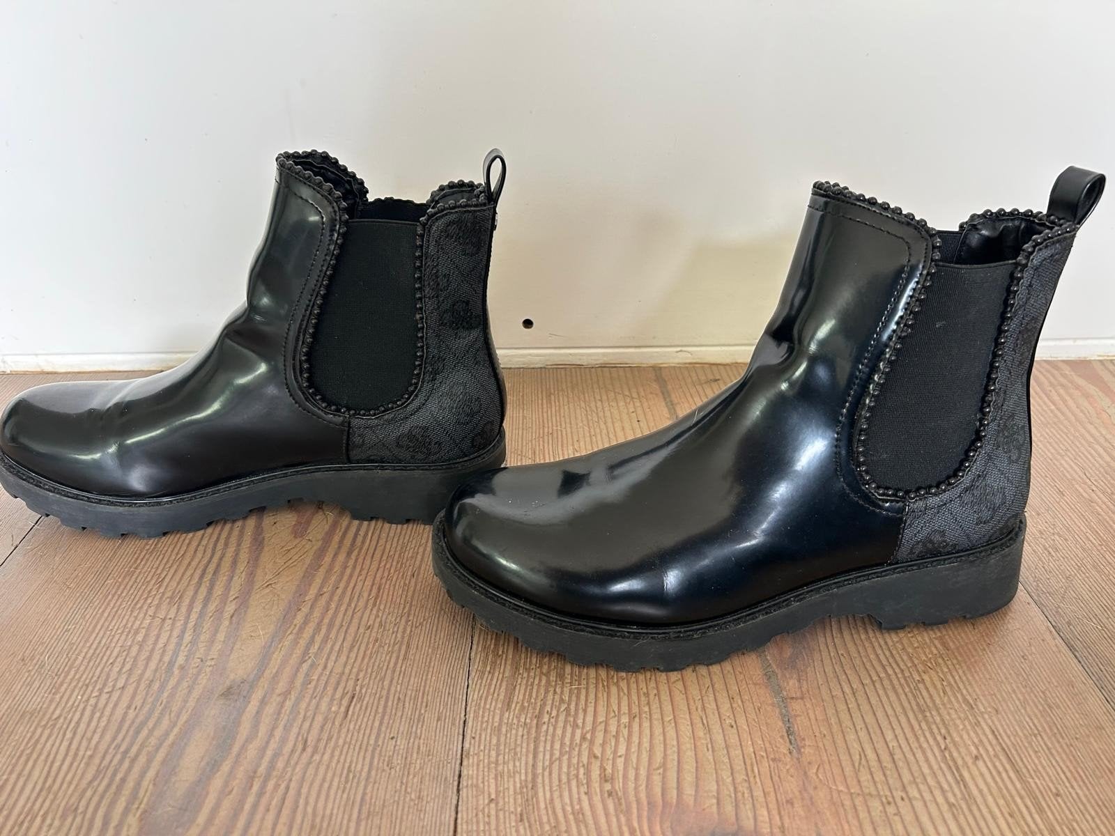 Guess Chelsea half hoge boots zwart maat 39, Guess, Zwart, Lage of Enkellaarzen, Ophalen of Verzenden