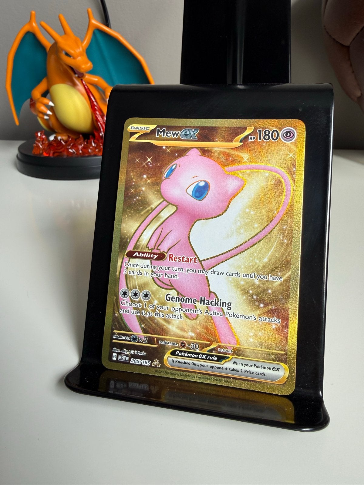 Mew ex 205/165 Gold Secret Rare Pokémon kaart, Ophalen of Verzenden, Zo goed als nieuw, Losse kaart, Foil