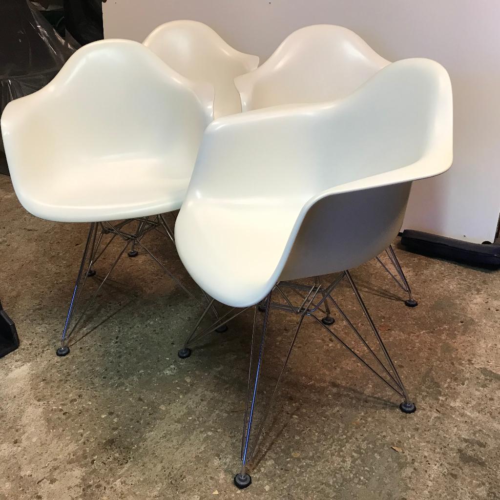 4 Vitra DAR stoel stoelen Eames plastic chair wit design, Huis en Inrichting, Stoelen, Ophalen, Gebruikt, Wit, Nvt