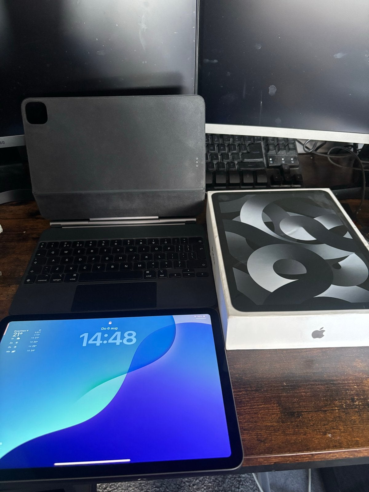 iPad Air 5e generatie 64GB Wifi met officiele keyboard, Computers en Software, Apple iPads, 10 inch, Apple iPad Air, Ophalen of Verzenden