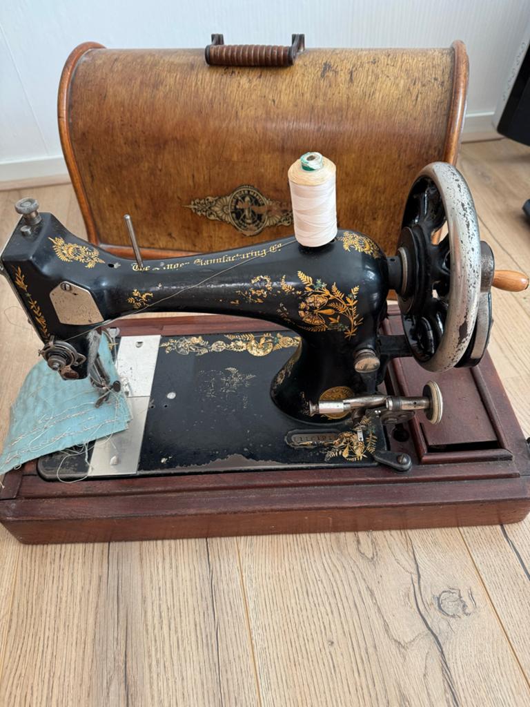 Antieke Singer naaimachine, functioneert prima, Ophalen