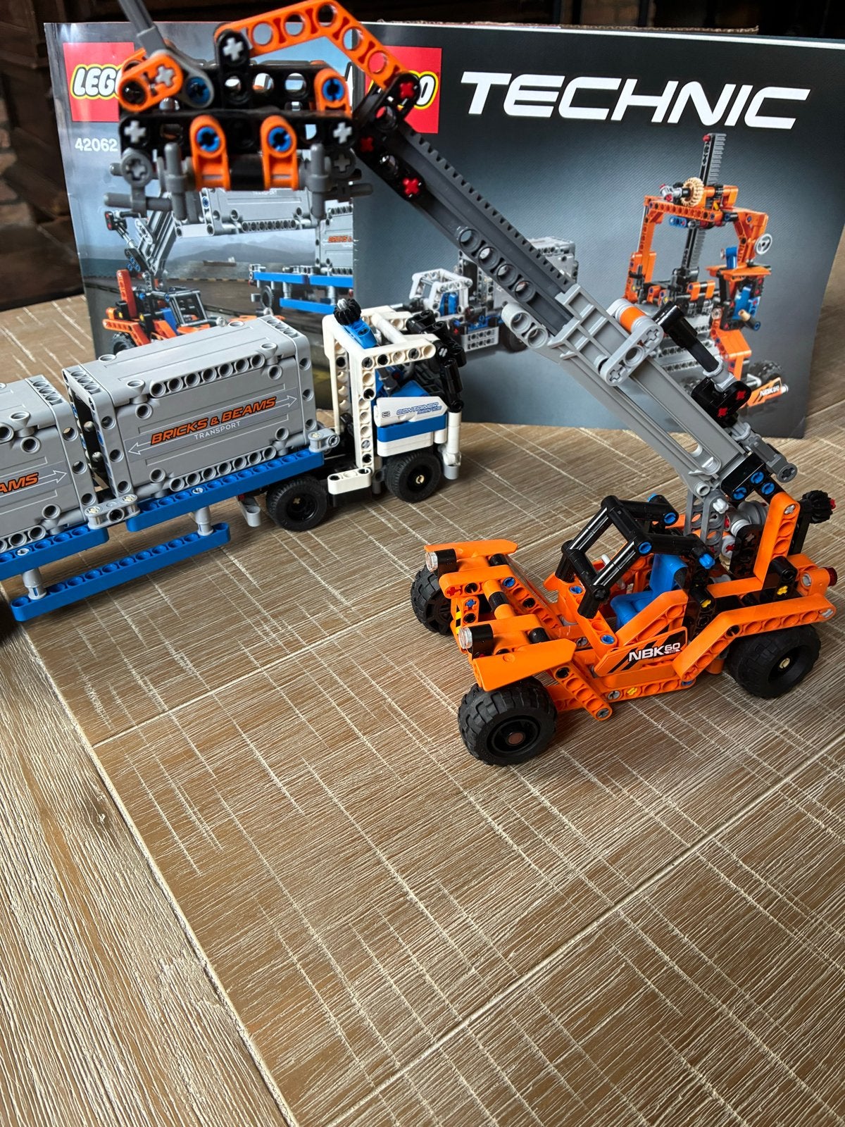 LEGO Technic 42062 Containertransport - Zo goed als nieuw, Kinderen en Baby's, Lego, Ophalen of Verzenden, Zo goed als nieuw, Complete set
