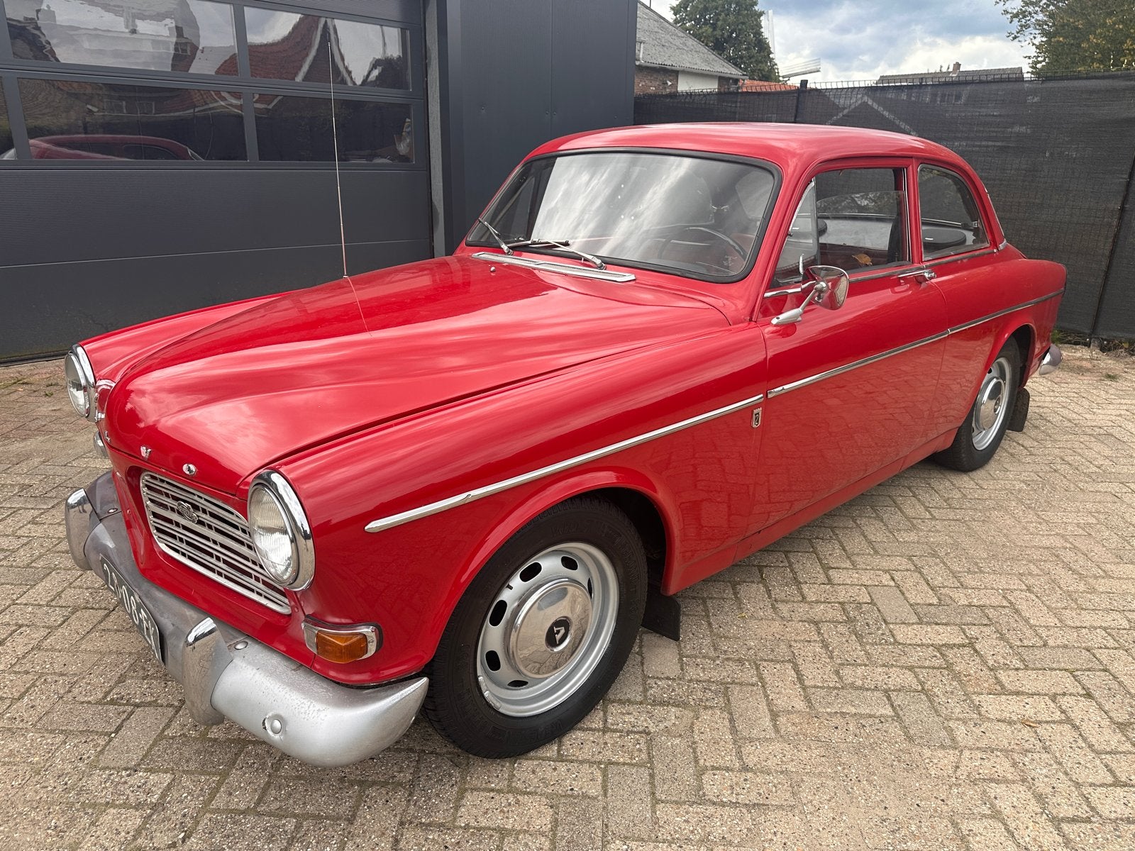 Volvo P130 1.8 1967 rood, LPG, gereviseerde motor en bak, Auto's, 4 cilinders, Origineel Nederlands, Overige kleuren, Handgeschakeld