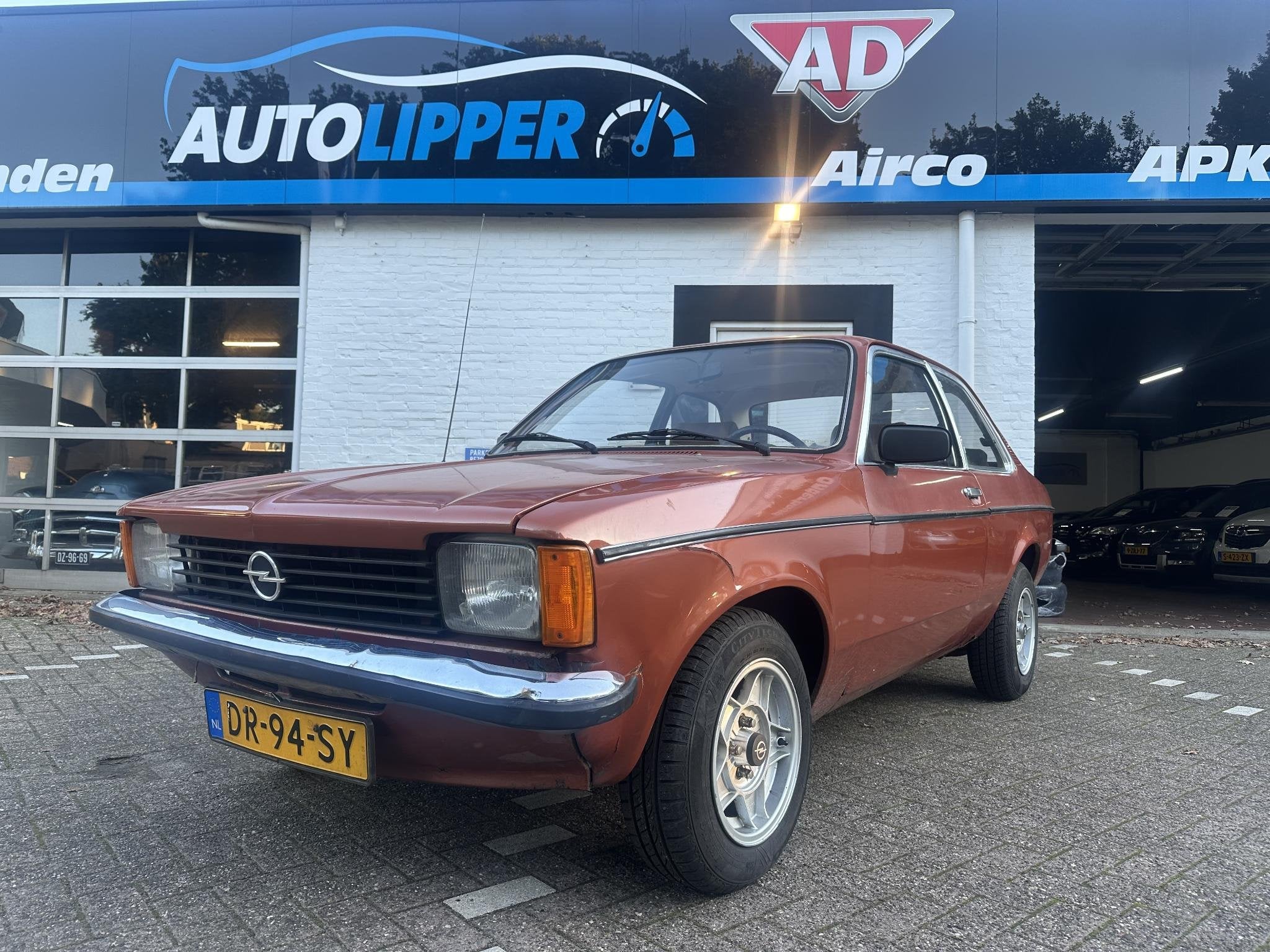 Opel Kadett 1.2N /Apk 21-05-2027/Radio/Trekhaak/Diverse docu, Auto's, Lichtmetalen velgen, 4 cilinders, 1196 cc, Origineel Nederlands