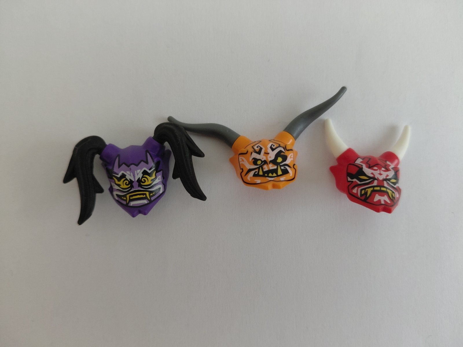 3 LEGO Ninjago Oni maskers