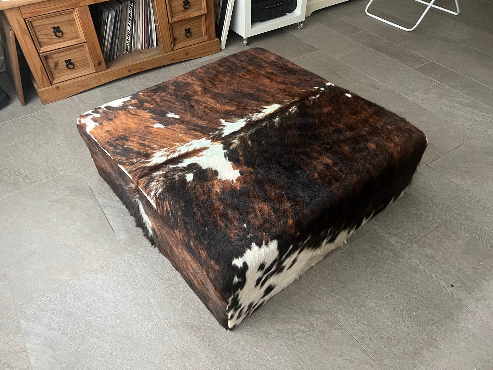 Poef van koeienhuid - Bruin/Wit, Ophalen, Vierkant, Leer, 75 tot 100 cm