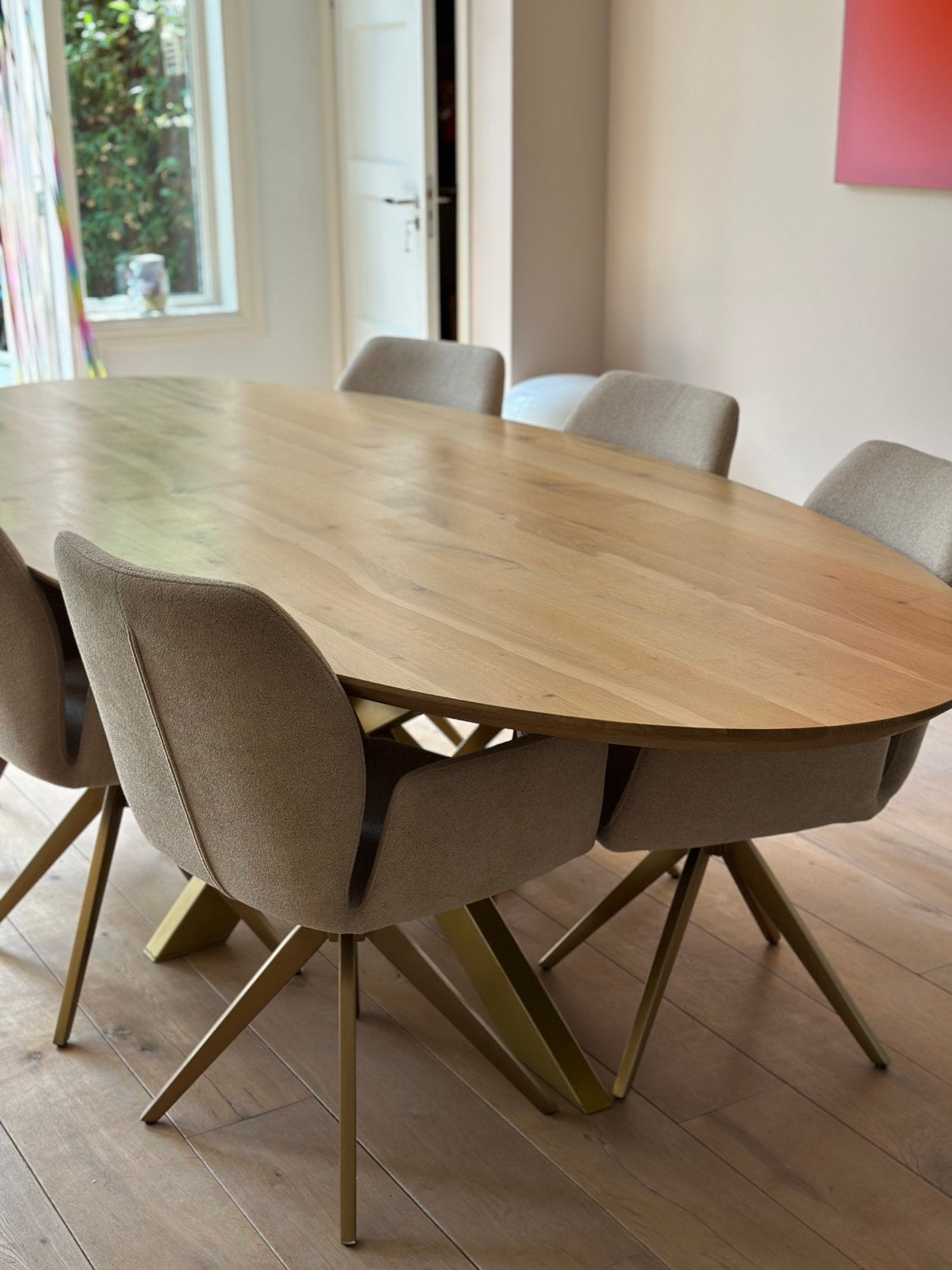 Ovalen houten tafel, stalen poot en 6 draaistoelen, Ophalen, 100 tot 150 cm, 200 cm of meer, Zo goed als nieuw