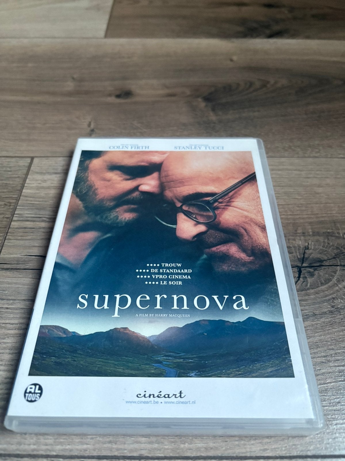 Supernova NL uitgave met Colin Firth en Stanley Tucci, Alle leeftijden, Ophalen of Verzenden, Zo goed als nieuw