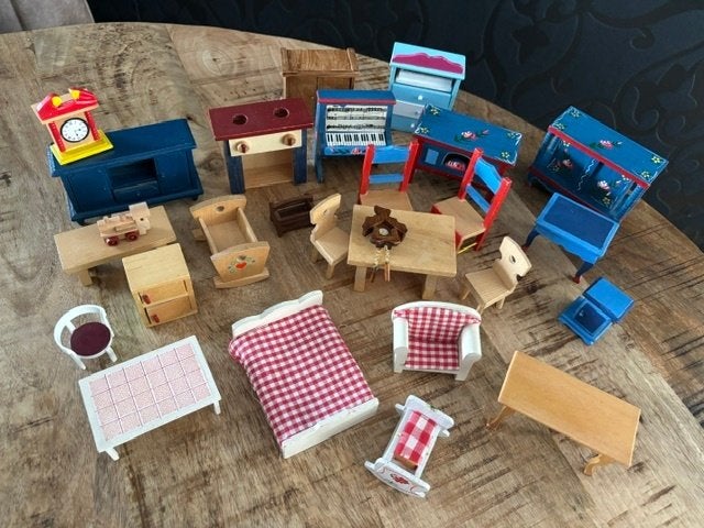 Vintage houten poppenhuis meubels., Ophalen of Verzenden, Gebruikt, Poppenhuis