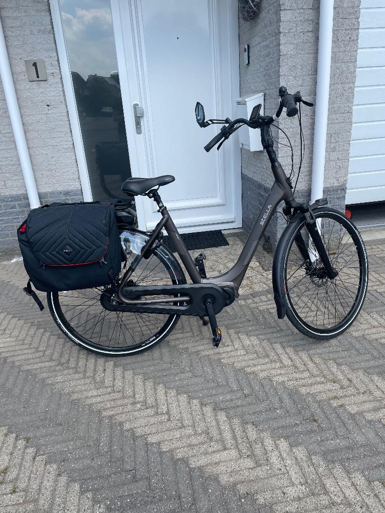 Elektrische dames fiets, Fietsen en Brommers, Elektrische fietsen, Zo goed als nieuw, 59 cm of meer, 50 km per accu of meer, Ophalen