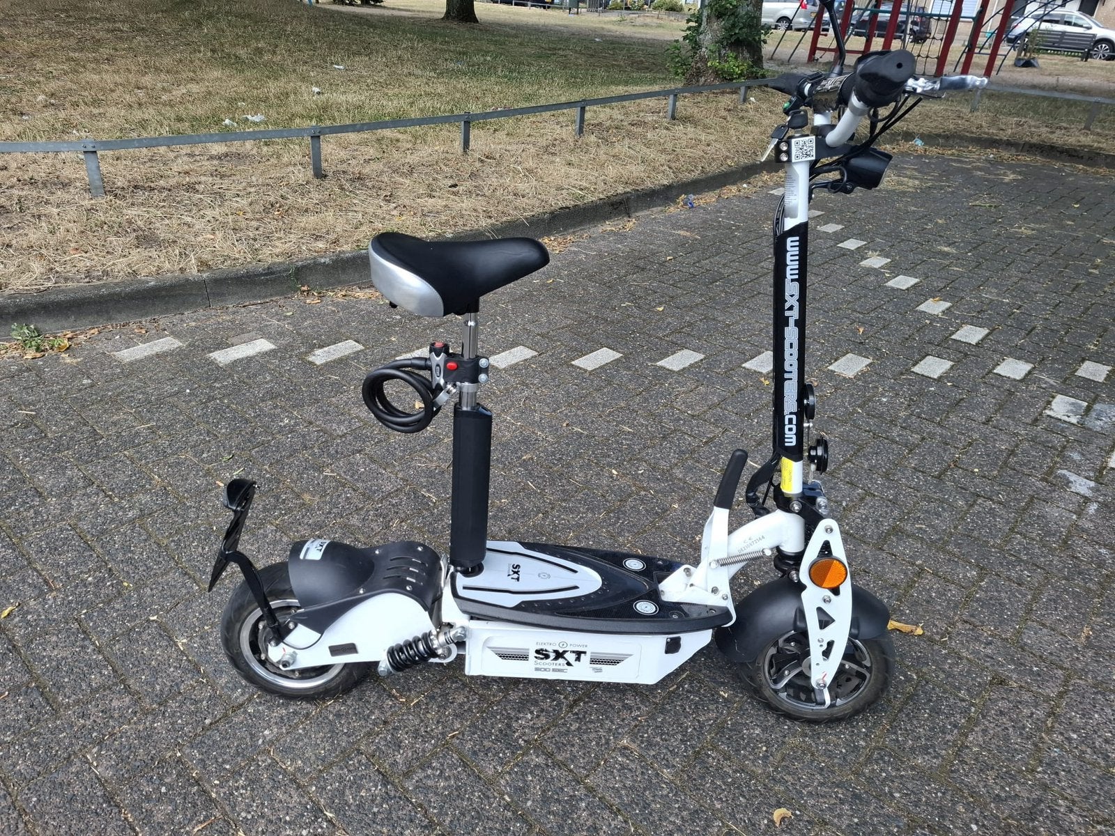 Sxt electrische step zonder helm plicht., Ophalen, Zo goed als nieuw, Elektrische step (E-scooter)