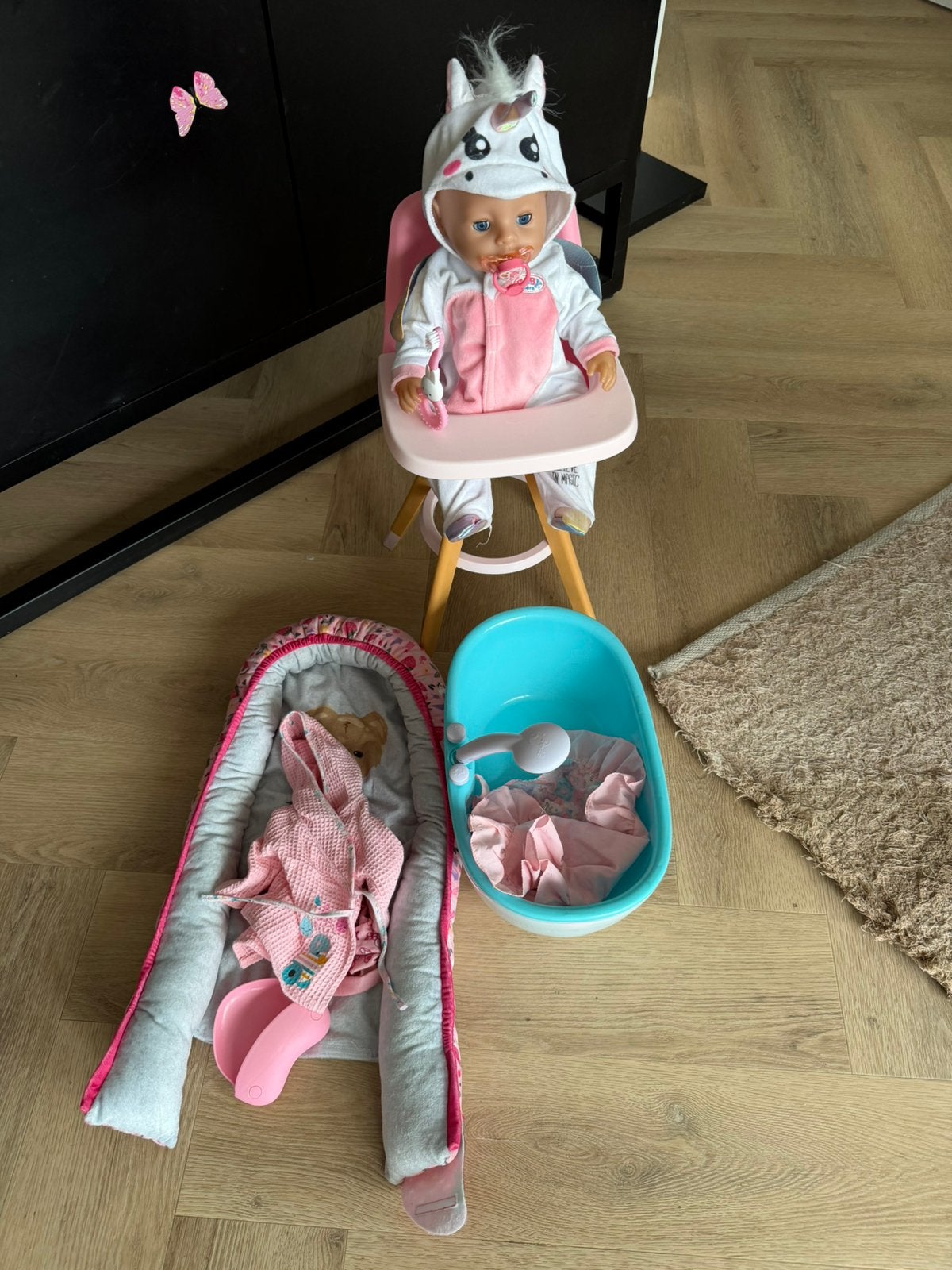 Super schattige baby born set ket Bad, Stoel Nestje en meer, Kinderen en Baby's, Speelgoed | Poppen, Ophalen, Zo goed als nieuw