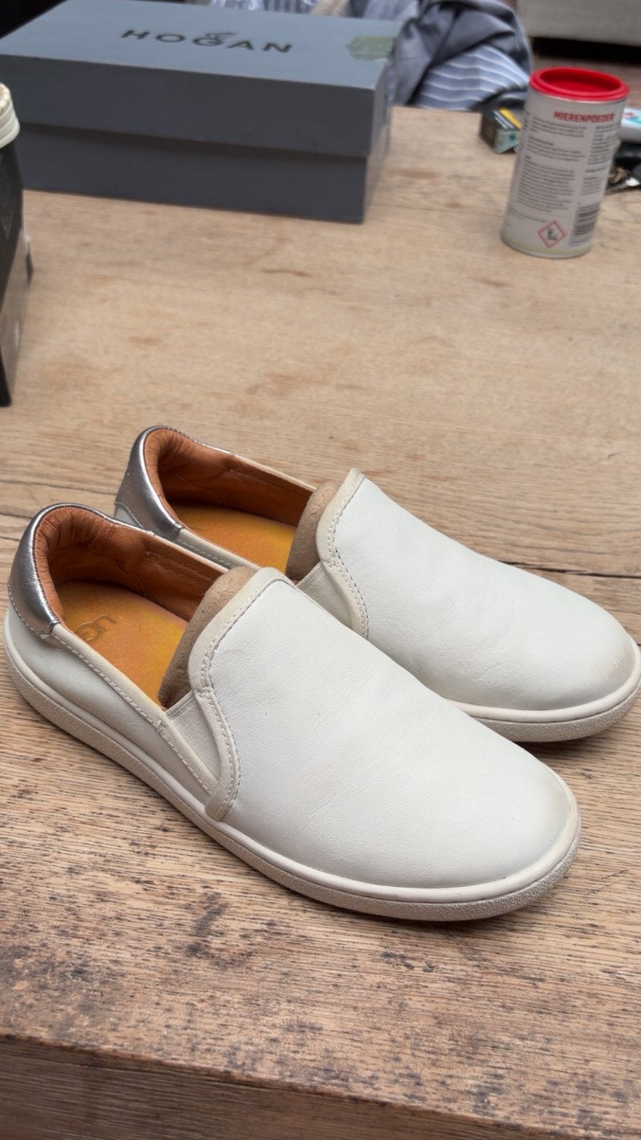 UGG Cas Slip-On Leren Sneakers Wit/Zilver – Maat 37, Kleding | Dames, Schoenen, Ophalen of Verzenden, Zo goed als nieuw, Wit, Sneakers of Gympen