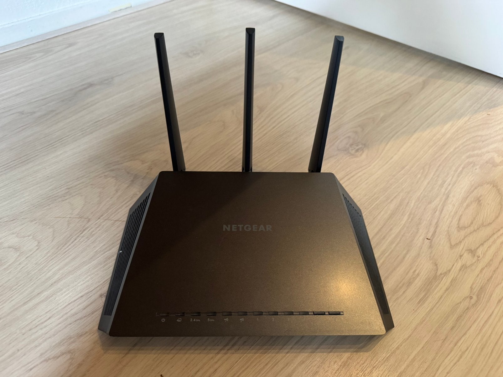 Netgear Nighthawk R7000 router, Ophalen of Verzenden, Zo goed als nieuw, Router