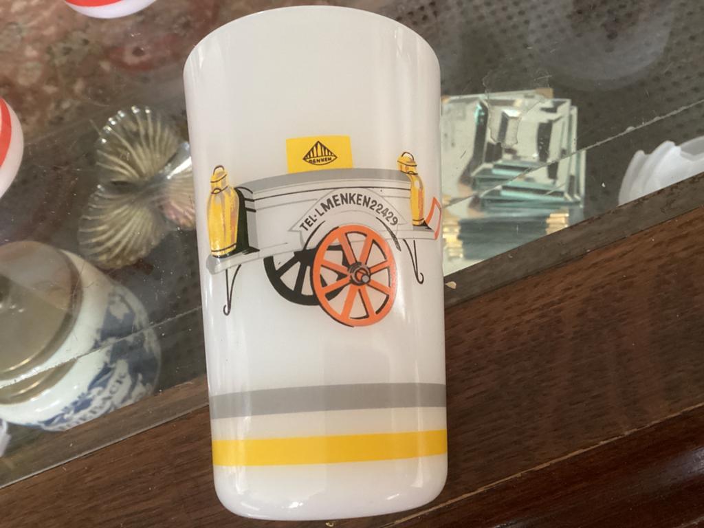 Menken .. Sierkan // melkglas / per stuk / jaren 50, Verzamelen, Ophalen of Verzenden, Zo goed als nieuw, Overige typen