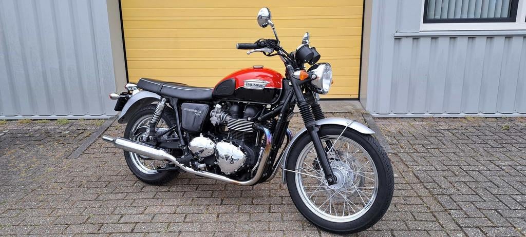 TRIUMPH BONNEVILLE (bj 2016), Motoren, Chopper, Bedrijf, Onbekend, Onbekend