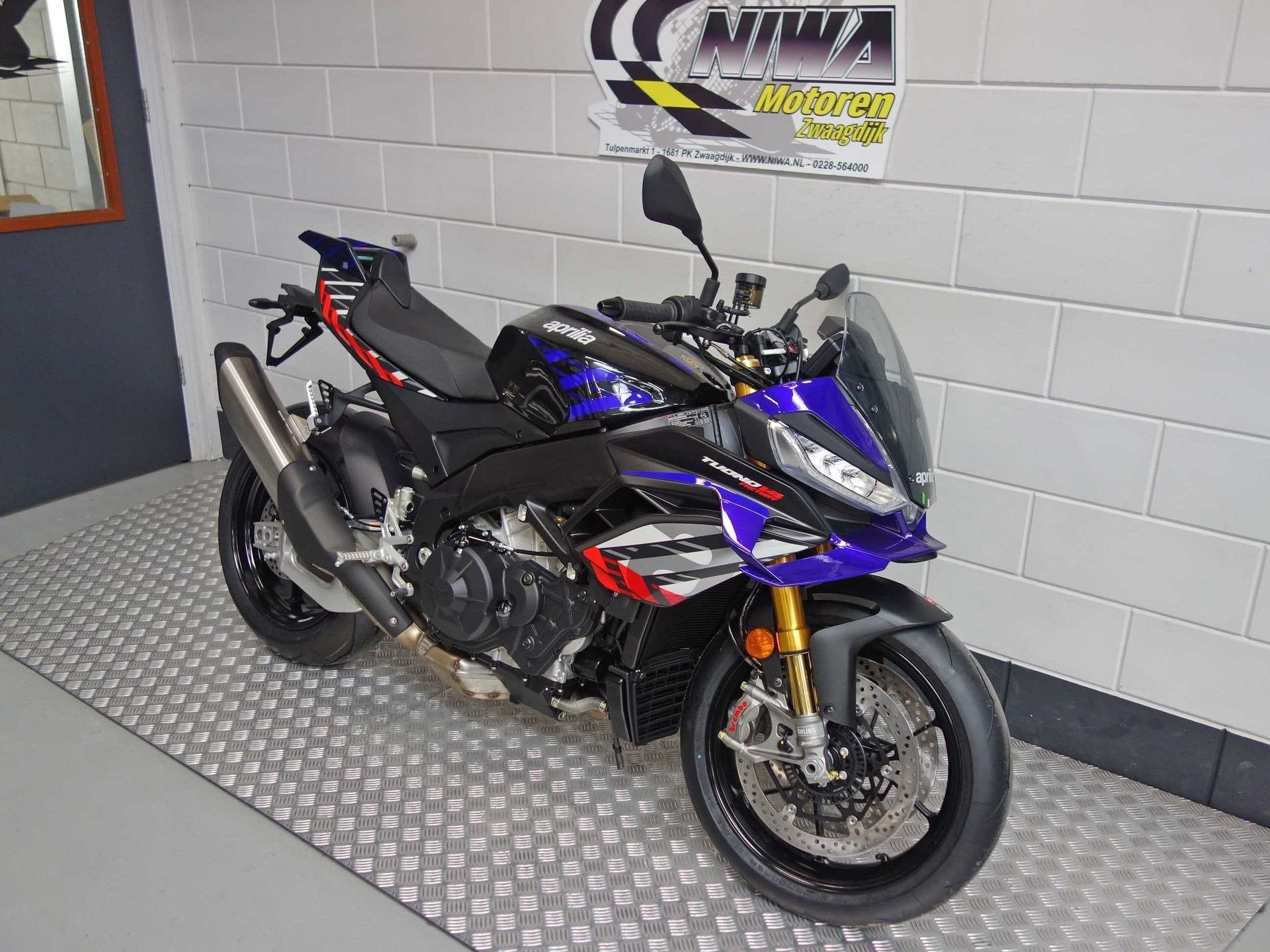 Aprilia TUONO V4 1100 Factory, Motoren, 1150 cc, Meer dan 35 kW, Naked bike, Gebruikt