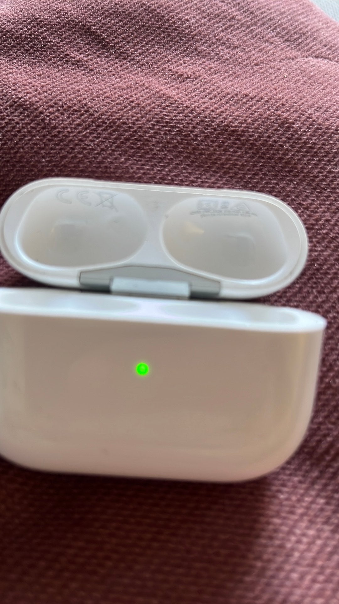 Airpods oplaadcase, Ophalen, Zo goed als nieuw