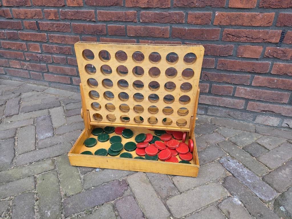 4 op 1 rij   Oud hollandse spellen., Ophalen